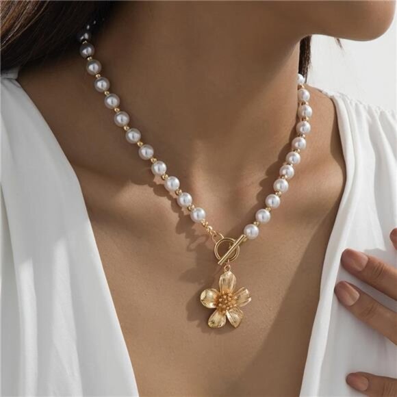 18K Gold-Plated Pearl Flower Pendant Necklace - Picture 1 of 5